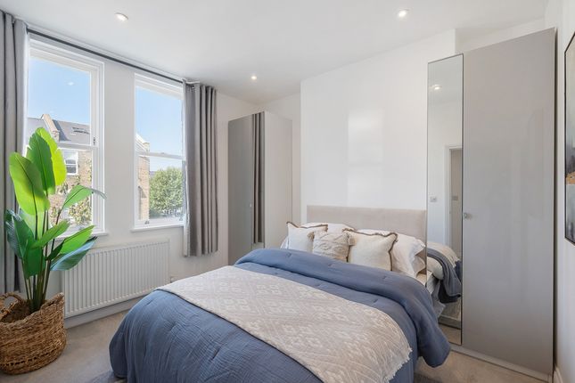 Flat 2, 29, Hetley Road, London photo 3