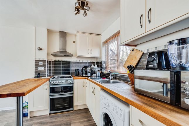 46, Burwell Meadow, Witney photo 4