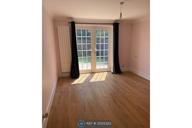 Ladyside Close, Bransholme, Hull photo 4
