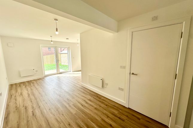 82, Eliza Grant Road, LEEDS photo 5