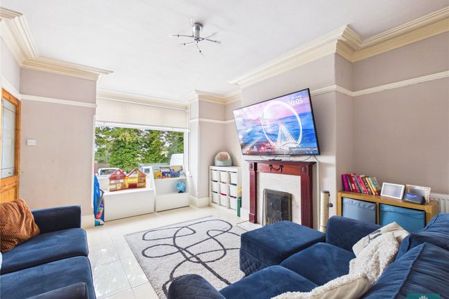 28, Hollins Ave, Oldham photo 2