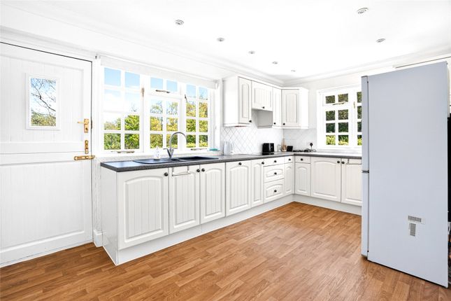 Willow Lodge,, Church Road, Loughton photo 4