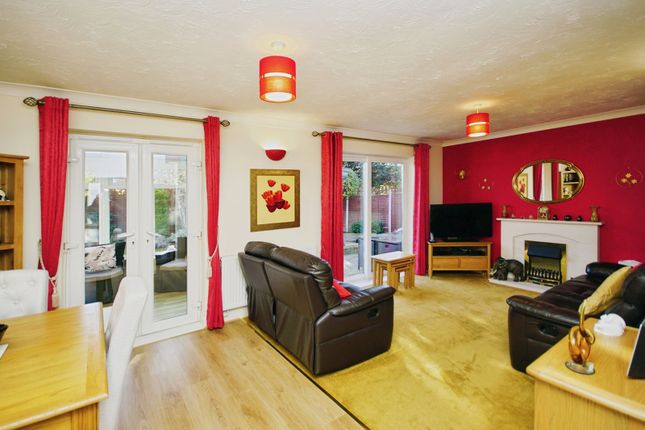 1, Aintree Drive, Bristol photo 4