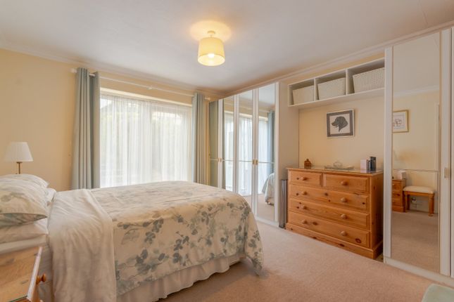 48, Moor Croft, West Yorkshire photo 2