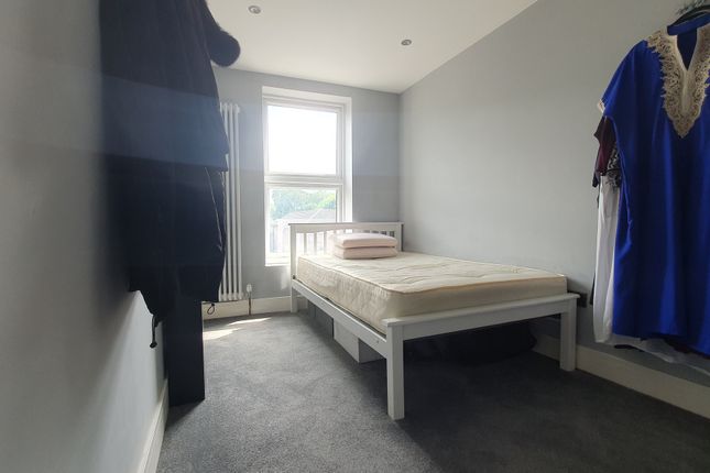 207b, Mile End Road, London photo 4