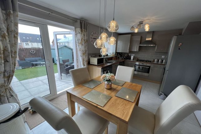 2, Hanratte Close, Abergavenny photo 4