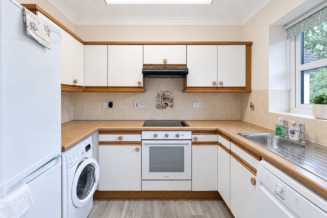 22 Willow Grange, Tilley Close, Rochester photo 3