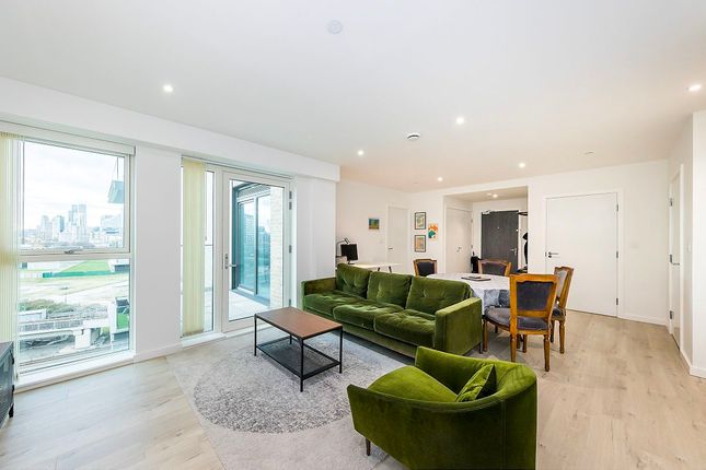 Thumbnail Flat for sale in Effra Gardens, Canning Town