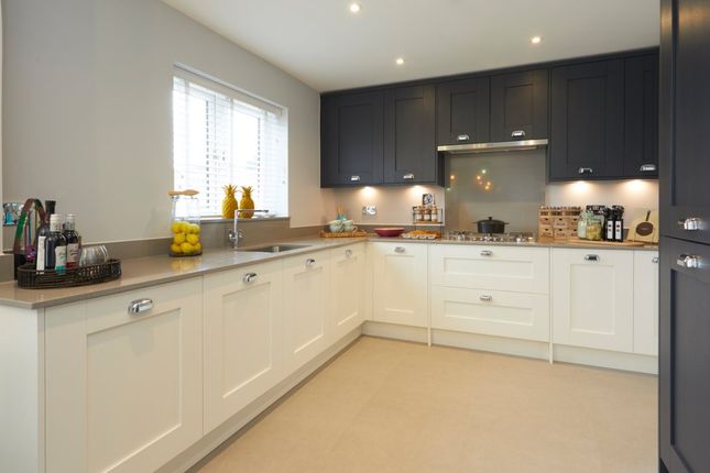 Thumbnail End terrace house for sale in Tulipa, Chipperfield, Kings Langley