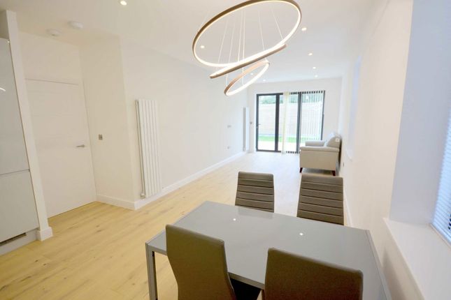 Flat 1, 16, Neeld Crescent, Hendon photo 3