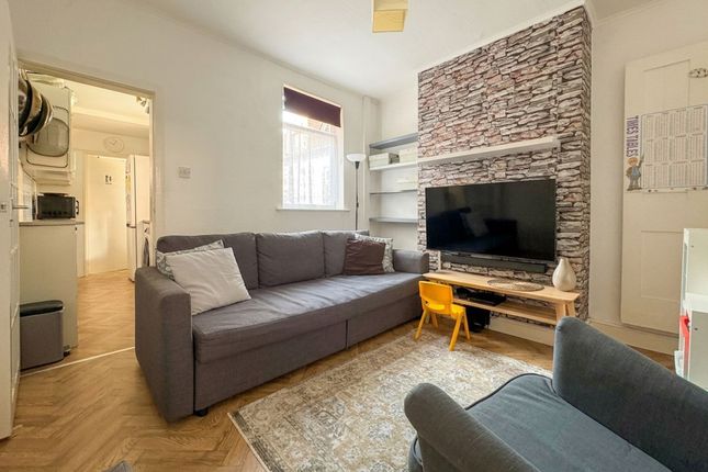 53 Montague Road, Leicester photo 2