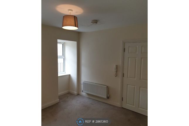Flat, Market Street, Cinderford photo 4