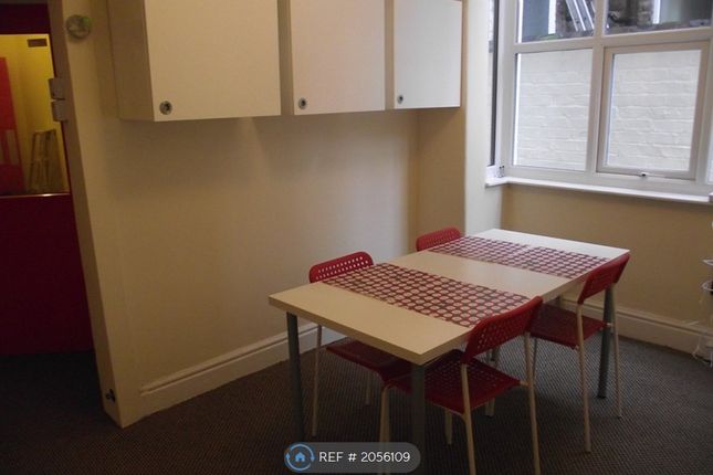Room to rent in Gordon Street, Southport