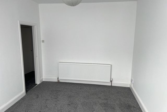 Westminster Drive, Westcliff-on-Sea photo 3