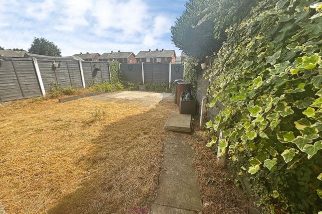27, Windermere Crescent, Doncaster photo 3