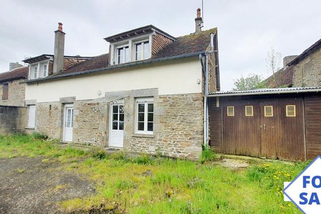 Thumbnail Country house for sale in Saint-Pierre-Des-Nids, Pays-De-La-Loire, 53370, France