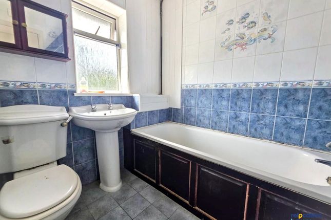 73 Middleham Road, Edmonton photo 4