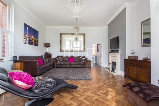 7, Sutherland House, Woodford Green photo 5