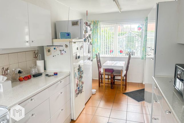 9 Kentford Grove, Bolton photo 3