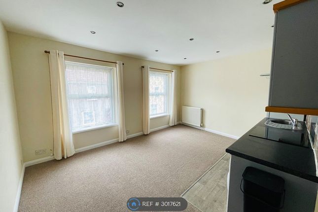 A Bradley Crescent, Bristol photo 3