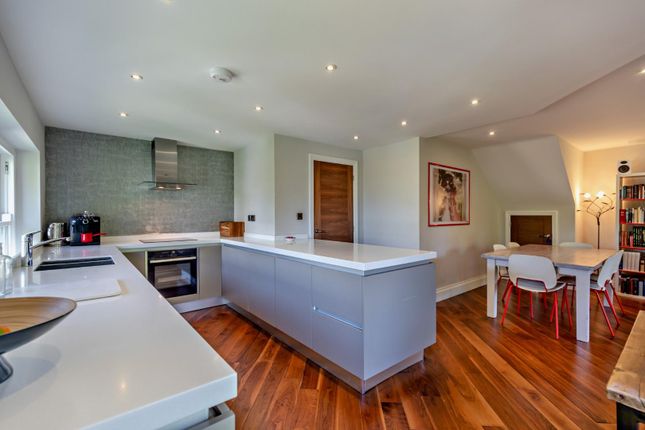 Apartment 3, 28, Victoria Avenue, Harrogate photo 3