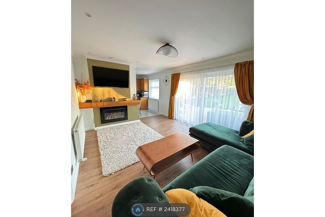 Thumbnail Semi-detached house to rent in Battleswick, Basildon