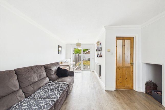 2, Christie Close, Surrey photo 2
