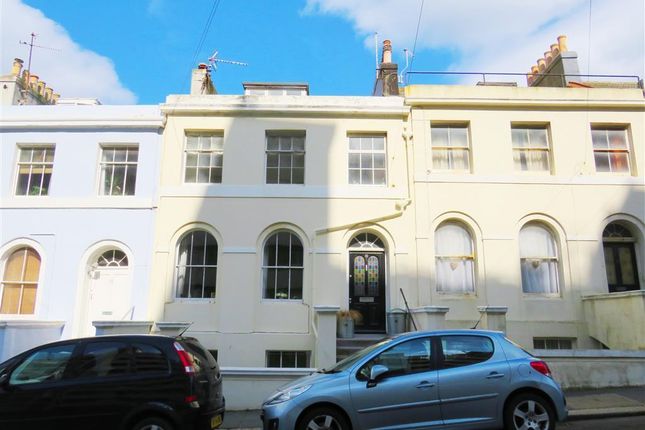 Thumbnail Flat to rent in East Ascent, St. Leonards-On-Sea