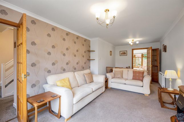 Detached house for sale in 25 Huntingtower Park, Glenrothes