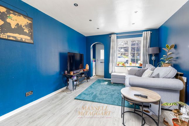 5 Millais Close, Crawley photo 4