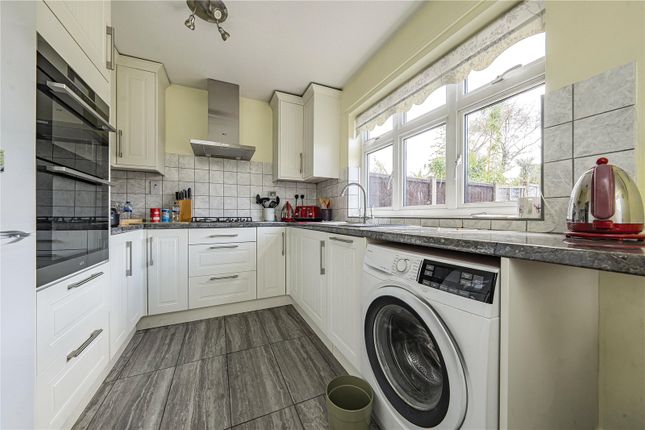 15, Castle Avenue, West Drayton photo 2