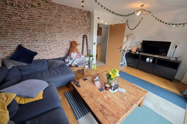 6 Yew Street, Hulme, MANCHESTER photo 4