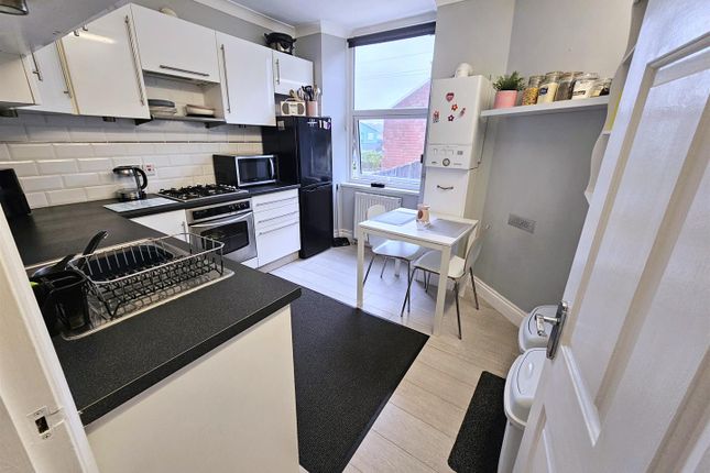 2b, Moorland Road, Plymouth photo 2