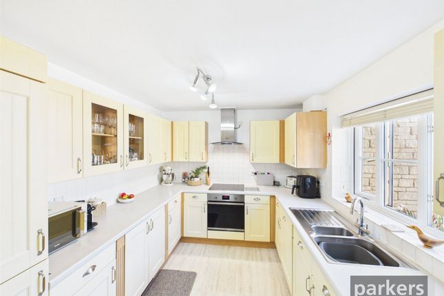 3, Sycamore Place, Burford photo 3