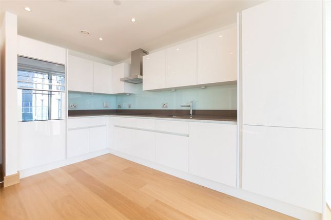 Flat for sale in Markham Heights, 2 Baltimore Wharf, Canary Wharf, London