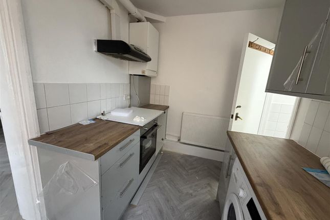87B, Maswell Park Crescent, Hounslow photo 5