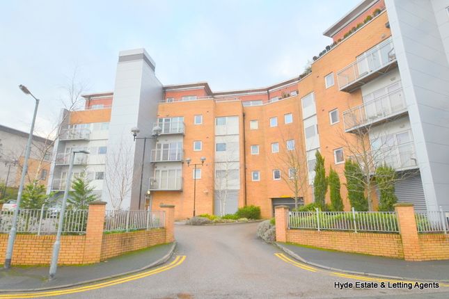 2 bed flat to rent in Bury Old Road, Whitefield, Manchester M45