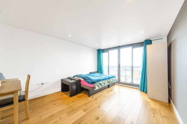 Thumbnail Flat for sale in High Road, Wembley