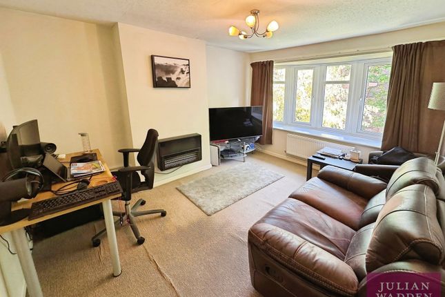 Flat 24 Everett Court,, Aldborough Close, Manchester photo 4