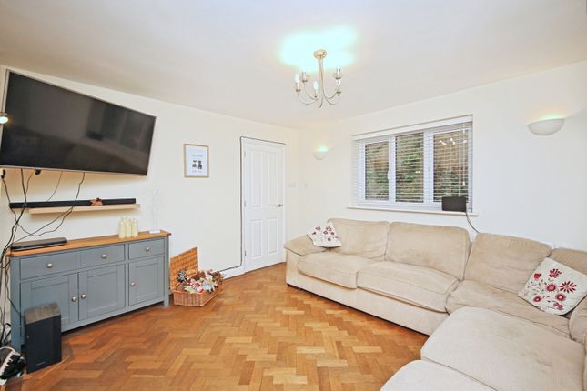 2, Church Bank, Alcester photo 3