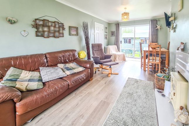 8, Pantydwr, Swansea photo 3