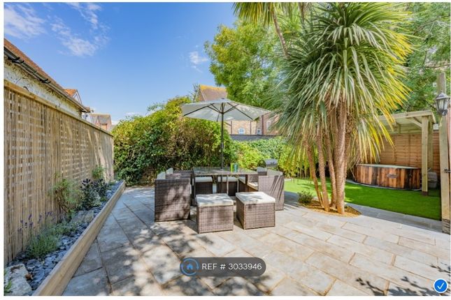Stanford Road, Lymington photo 5