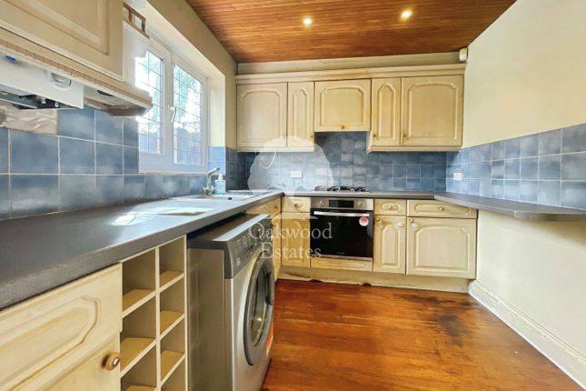 8, Garnet Close, Slough photo 5