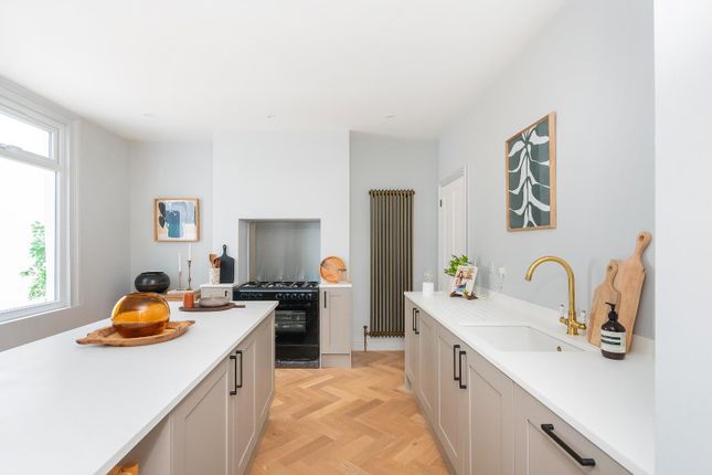 0O4Stn - Kitchen C.Jpg