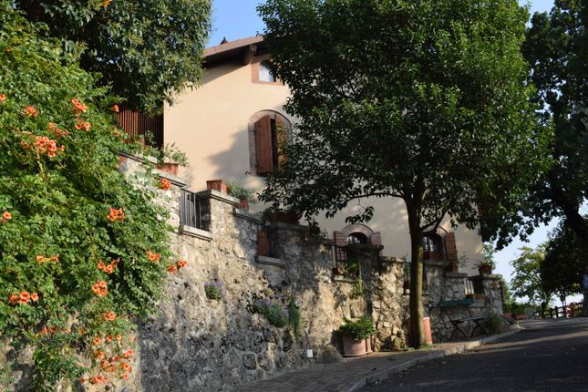 Villa for sale in Via Bussaghe 10/12, Coccaglio, Brescia, Lombardy, Italy
