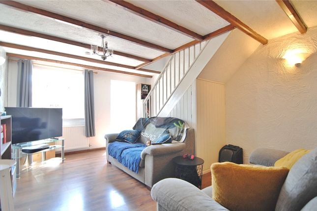27, Farriers Croft, Stroud photo 5