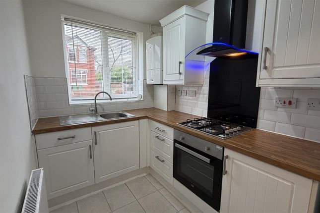 19 Brook Road, Manchester photo 4