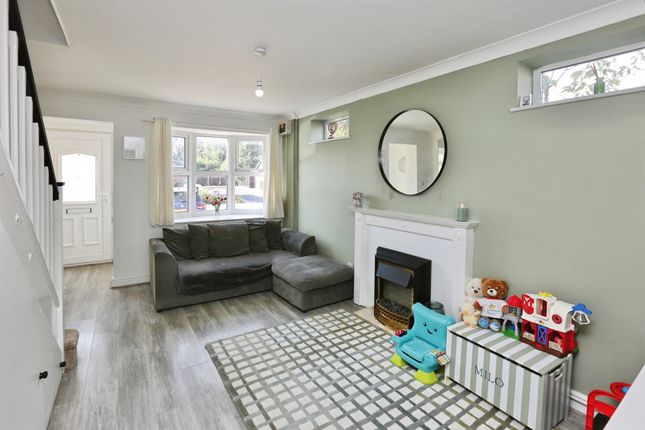 33, Sissinghurst Road, Fareham photo 2