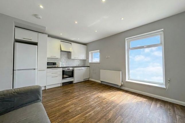 168 Frensham Drive, London photo 2