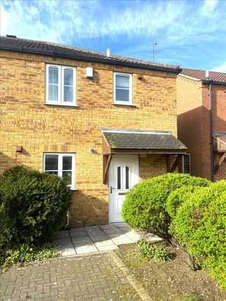 Thumbnail Town house for sale in Foxton Way, Brigg